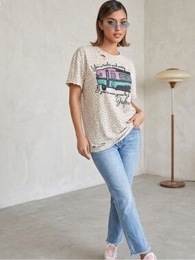 Vintage Distressed Y2K Leopard Trailer Park Pretty Tee